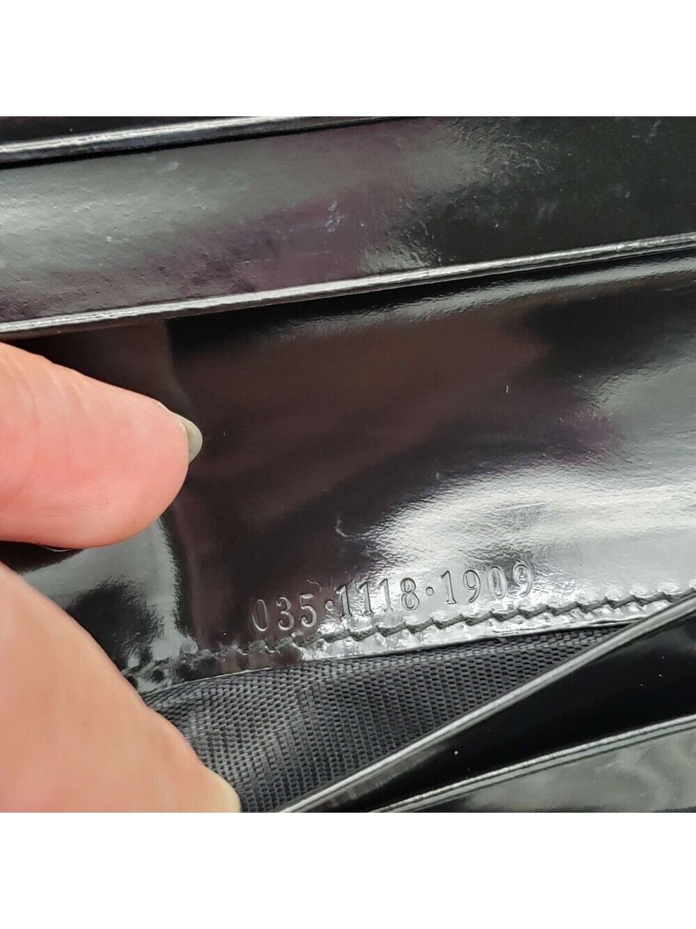 100% Authentic Gucci Leather Wallet 30-101724 - Picture 9 of 11